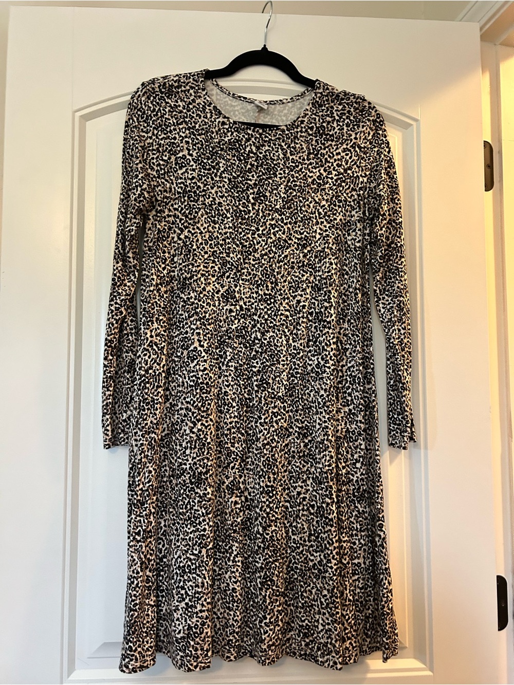 Old Navy Leopard Print Long Sleeve Dress in Neutral Tones